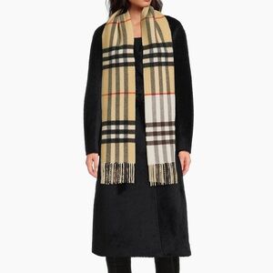 Burberry Sand Classic Scarf